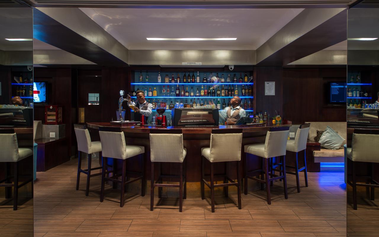 Hotel Le Vendome Cidade Do Cabo Exterior foto The bar at the lounge