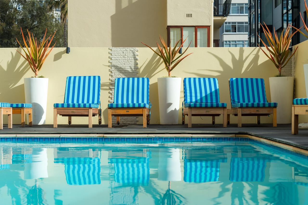 Hotel Le Vendome Cidade Do Cabo Exterior foto The pool at the Hotel